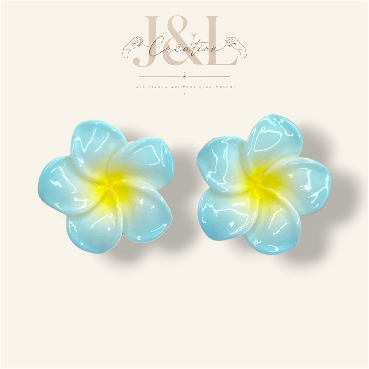 Boucles d’oreilles fleur de tiaré bleu